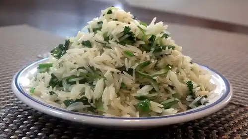 أرز بالأعشاب